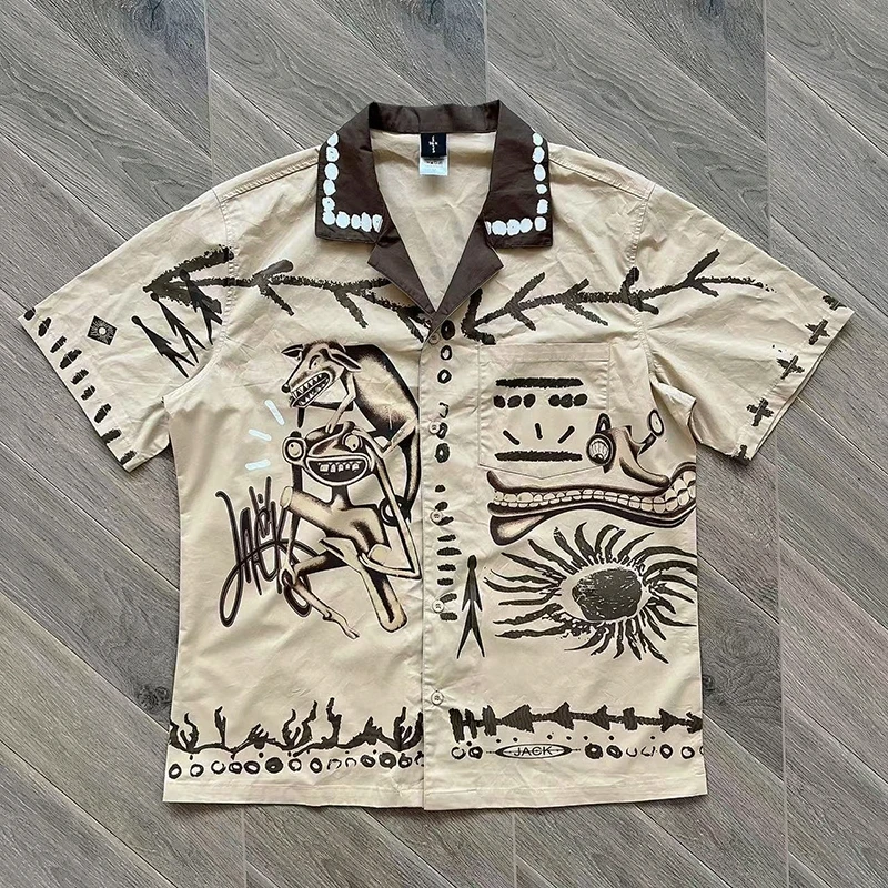 23SS Летняя рубашка Поло с граффити Трэвиса Скотта с коротким рукавом и воротником-стойкой Унисекс, маленькая пара, американская мода Изображение 0