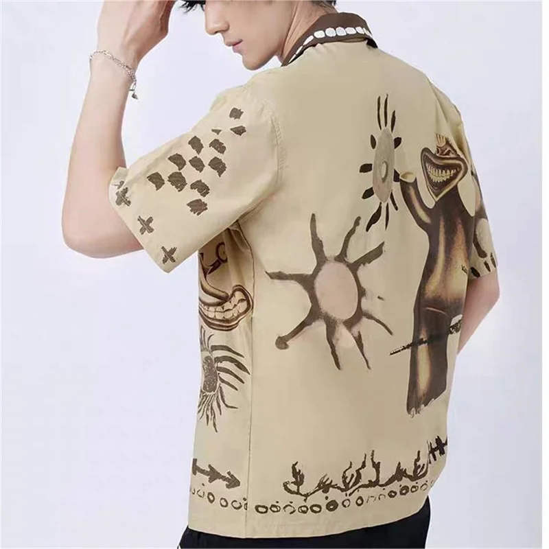 23SS Летняя рубашка Поло с граффити Трэвиса Скотта с коротким рукавом и воротником-стойкой Унисекс, маленькая пара, американская мода Изображение 3