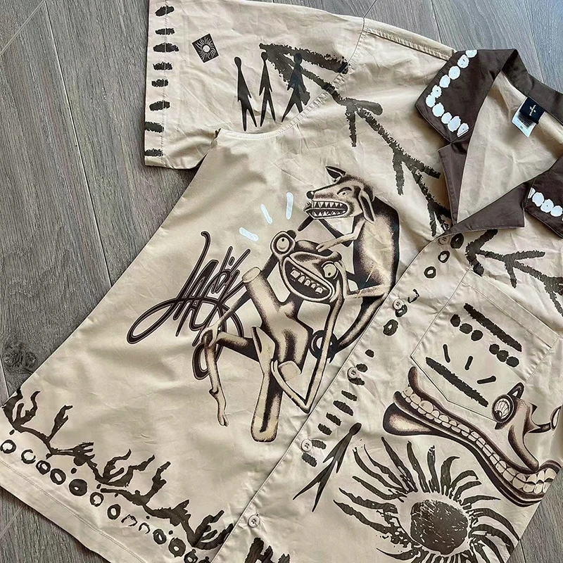 23SS Летняя рубашка Поло с граффити Трэвиса Скотта с коротким рукавом и воротником-стойкой Унисекс, маленькая пара, американская мода Изображение 4