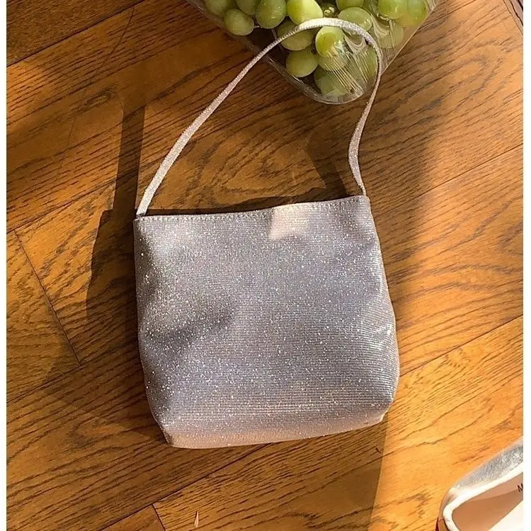 Летняя новая серебристая сумка через плечо 2023 года, универсальная INS, минималистичная модная ручная сумка с блестками, женская маленькая сумка для тела Изображение 4